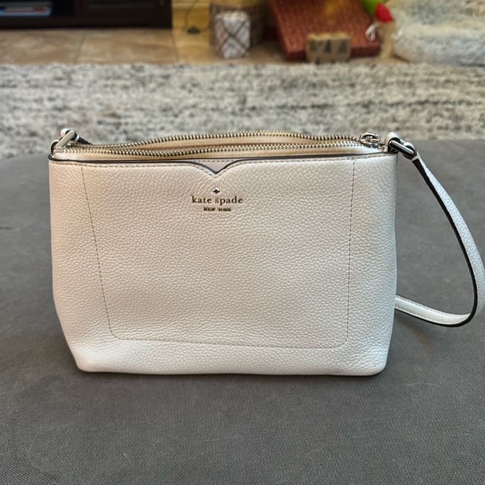 Small Kate Spade crossbody body/shoulder bag